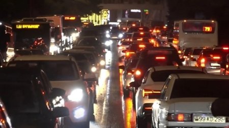 Bakının bəzi yollarında SIXLIQ VAR