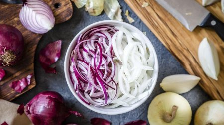 Təzə soğan kimlərə olmaz? - Həkim AÇIQLADI