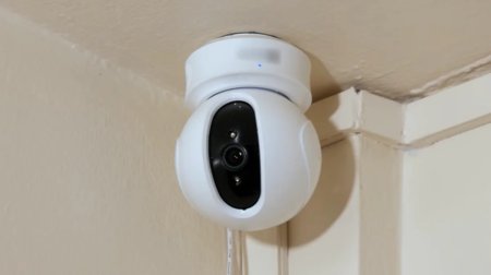 Qonşunun quraşdırdığı kamera sakinin narazılığına səbəb oldu - VİDEO