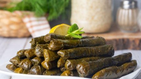 Dolma bişirərkən suyuna nə əlavə edilməlidir?