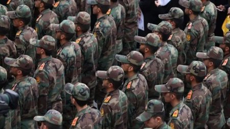 İran orduda xidmət üçün yaş həddini 12-yə ENDİRDİ