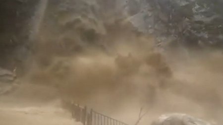 Güclü leysan yağışları Mahaçqalanı su altında qoydu - VİDEO