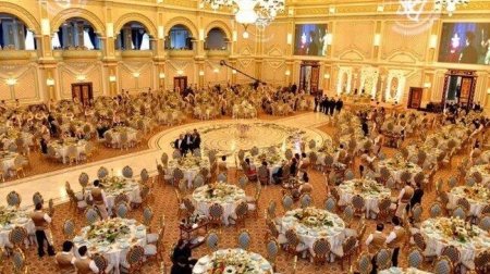 Toy etmək üçün restoranlarda yer tapılmır