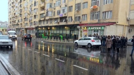 Bakıda DƏHŞƏT: övladını məktəbə apardı, qayıdanda faciəvi şəkildə öldü &ndash; FOTOLAR