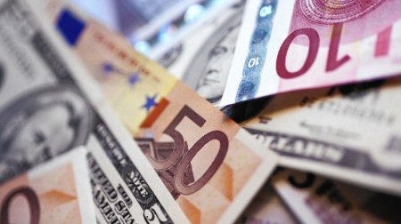 Dollar almaq istəyənlərin NƏZƏRİNƏ