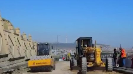 Sürüşmə təhlükəsinin yarandığı Bibiheybət yolunda SON DURUM &ndash; VİDEO