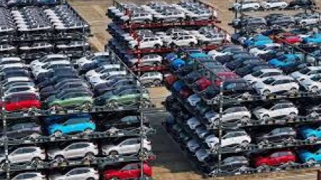 Avtomobil bazarında gözlənilməz dönüş: Maşınlar təcili satılır, qiymətlər enir