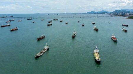 ABŞ Hörmüz boğazının minalardan təmizlənməsi üçün sualtı aparatlar tətbiq edəcək