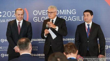 Hikmət Hacıyevlə Armen Qriqoryan panel müzakirələrində iştirak edəcəklər