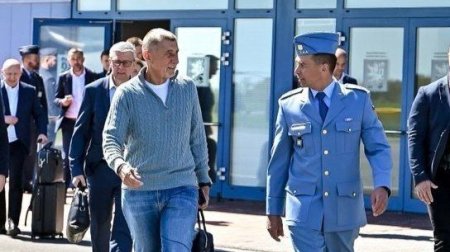 Çexiyanın Baş naziri Avropa İttifaqından kənara ilk rəsmi səfərini Azərbaycana edir - FOTO