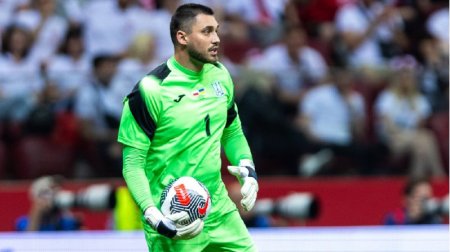 Ukrayna millisinin qapıçısı Azərbaycana GƏLİR