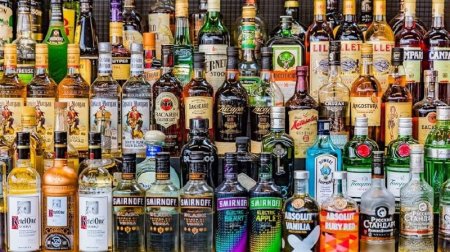 Eyni ZƏRƏR, fərqli YANAŞMA &ndash; Alkoqollu içkilərlə bağlı yeni QAYDA gəlir?