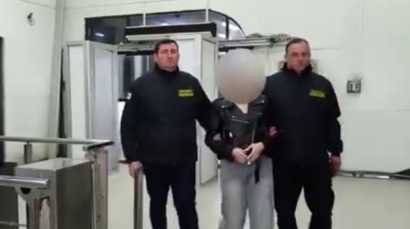 Azərbaycan vətəndaşları qonşu ölkədən belə deportasiya olundu &ndash; VİDEO
