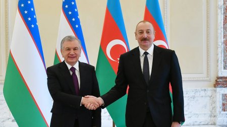 Şavkat Mirziyoyev İlham Əliyevi təbrik etdi