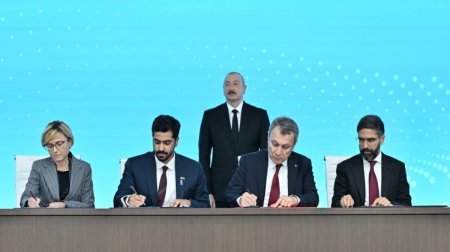 Maliyyə dəyəri 7,5 milyard dollar olan müqavilələr imzalandı - FOTO