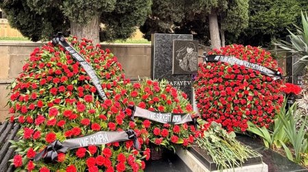 Qardaşları və keçmiş ANS-çilər Çingiz Mustafayevi andılar - FOTOLAR
