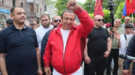 Ermənistanda seçki zamanı daha bir rüşvətin üstü AÇILDI - VİDEO