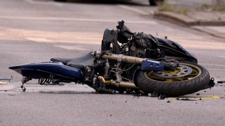 Moped və motosiklet idarə edən azyaşlılar - Qəza zamanı cavabdeh kimdir?