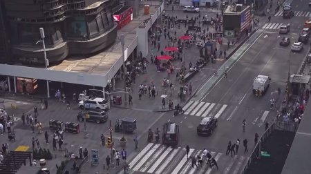 Nyu-Yorkun mərkəzi meydanına silahlı insident &ndash; ANBAAN VİDEO