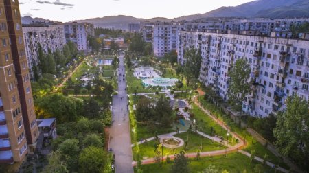 Tbilisidə toyuq yumurtası böyüklüyündə dolu yağdı