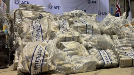 Bu ölkədə yeraltı bunkerdən 2,7 ton kokain müsadirə edildi