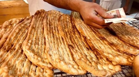 Tehranda çörəyin qiyməti 100% BAHALAŞDI - FOTO