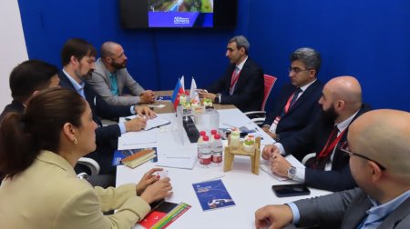 ADY Çində beynəlxalq nəqliyyat sərgisində Azərbaycanın tranzit və logistika imkanlarını təqdim edir &ndash; FOTO