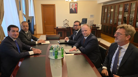 Hikmət Hacıyev: Azərbaycan NATO-nun etibarlı tərəfdaşıdır - FOTO