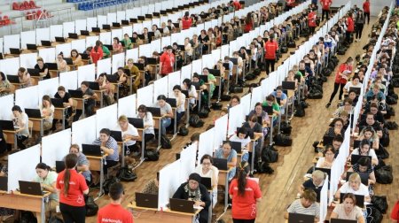 Sertifikatlaşdırma imtahanında iştirak edən müəllimlərin NƏZƏRİNƏ