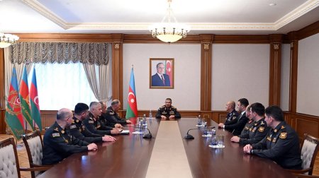 Müdafiə naziri yeni generallara rütbələrini təqdim edib&ndash; FOTO