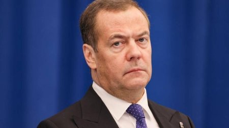 Dmitri Medvedev "Vahid Rusiya"nın seçki siyahısına salınmadı