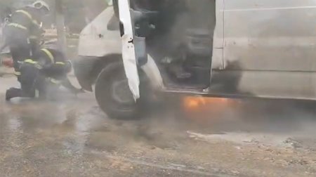 Masazırda &ldquo;Ford&rdquo; yandı - VİDEO