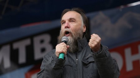 Duqin: &ldquo;Moskvanın mərkəzində gəzən şəhər sakinləri də cəbhəyə göndərilməlidir&rdquo;