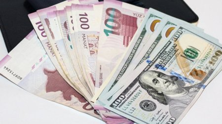 &ldquo;Hamı axırıncı manatını götürüb dollar almağa qaçır, 1 həftə sonra satır&rdquo;