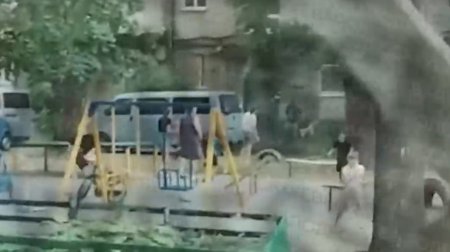 Odessada hərbi komissarlıq əməkdaşlarına atəş açıldı: 4 yaralı var - VİDEO