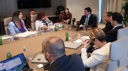 Hikmət Hacıyev 3 saat ərzində Türkiyədən gələn qonaqların suallarını CAVABLANDIRDI - FOTO