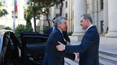 Ceyhun Bayramov ATƏT-in sədrini belə qarşıladı &ndash; FOTO