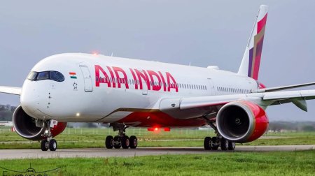 "Air India" təyyarəsi güclü burulğana DÜŞDÜ - VİDEO