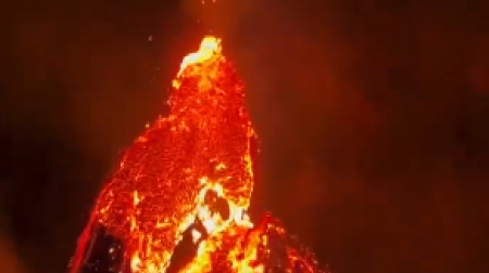 Etna vulkanı püskürdü &mdash; Kataniya hava limanında uçuşlar məhdudlaşdırıldı - VİDEO