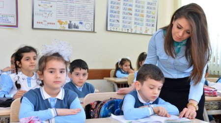 Azərbaycanda qadın müəllimlərin xüsusi çəkisi artıb