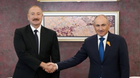 İlham Əliyevlə Paşinyanın görüşündə müzakirə olunan məsələlər AÇIQLANDI