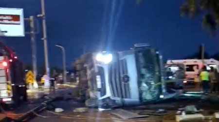 Antalyada yük maşını AŞDI: Azərbaycan və Rusiya vətəndaşları HƏLAK OLDU - FOTO/VİDEO