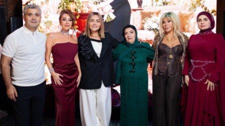 Anasının 70 illiyinə Xalq artistləri gəldi &ndash; FOTO