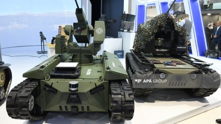 &ldquo;SİQR&rdquo; pilotsuz quru robotu nümayiş etdirildi - FOTO