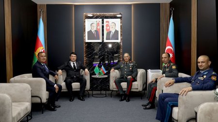 General-polkovnik Kərim Vəliyev Türkmənistanın hərbi nümayəndə heyəti ilə görüşdü