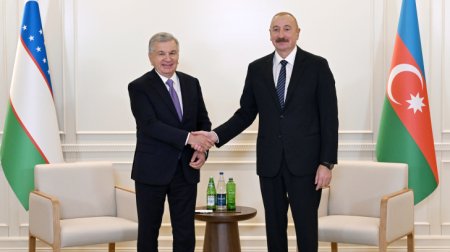İlham Əliyev Özbəkistan Prezidenti ilə görüşüb - FOTO