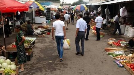 Həkimləri söydü, ustanı bıçaqladı - Ağstafa bazarını bir-birinə qatan TUTULDU