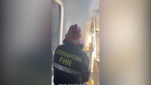 Bakıda yaşayış binasında YANĞIN: 12 nəfər təxliyə edildi – VİDEO