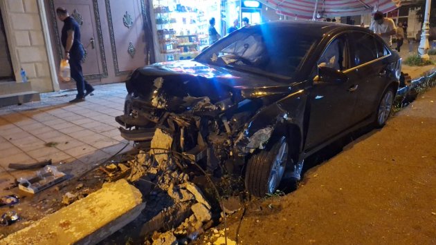 Lənkəranda ağır qəza - 3 nəfər xəsarət aldı – FOTO