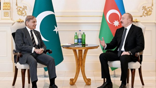 İlham Əliyevin Pakistanın Baş naziri ilə MƏHDUD TƏRKİBDƏ görüşü olub - FOTO